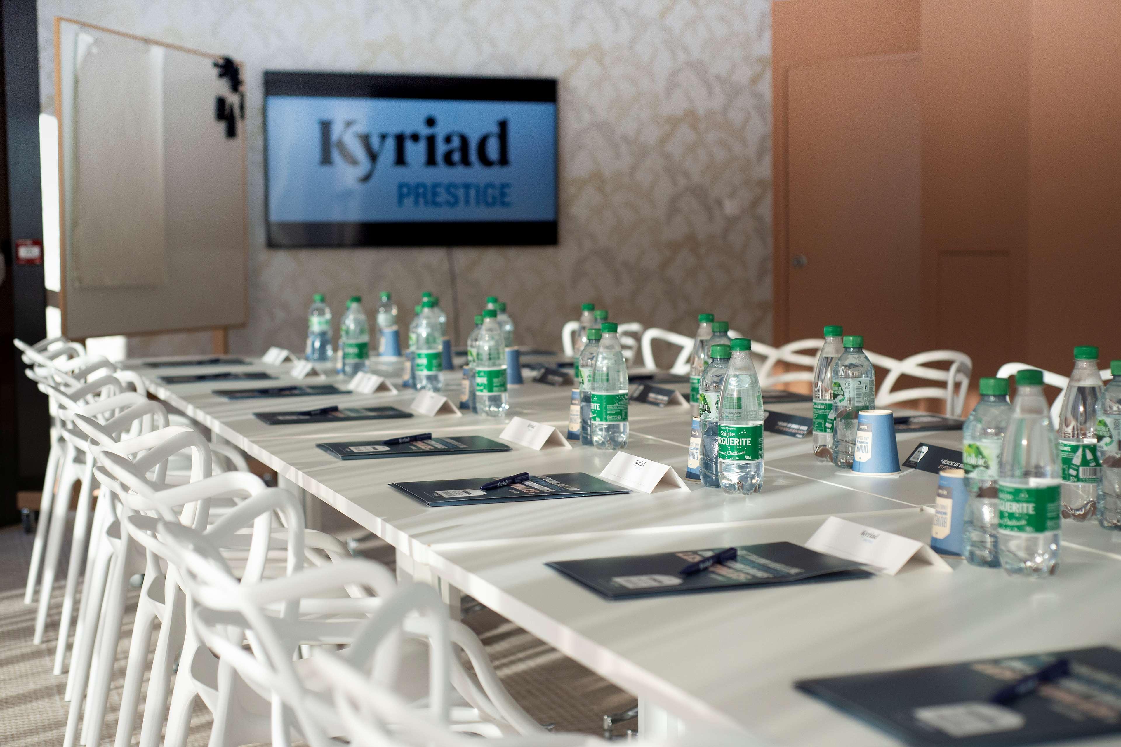 Kyriad Prestige Hotel Clermont-Ferrand Exteriör bild